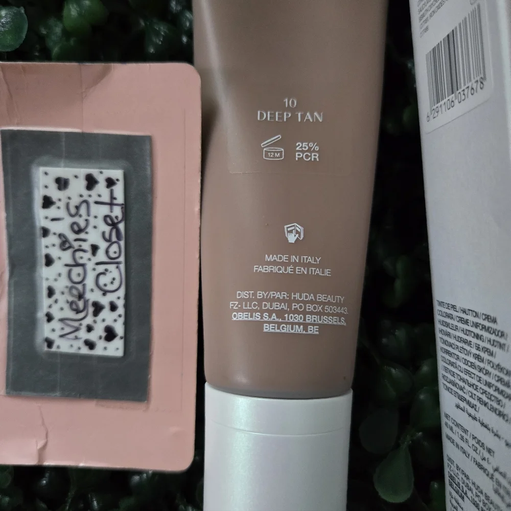 HUDA BEAUTY GloWish Vegan Multidew Skin Tint Foundation 10 Deep Tan New In Box